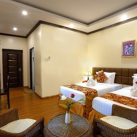 Virati Hotel Yangon Exteriör bild