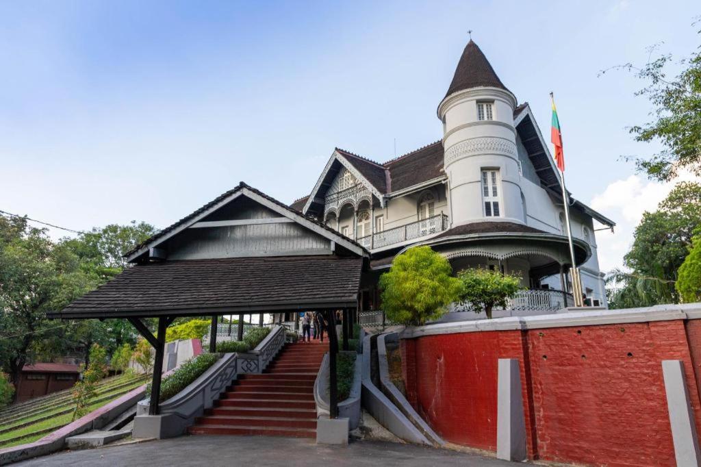 Virati Hotel Yangon Exteriör bild