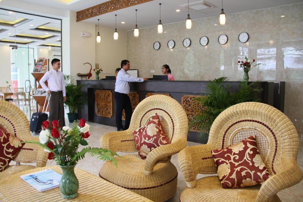 Virati Hotel Yangon Exteriör bild