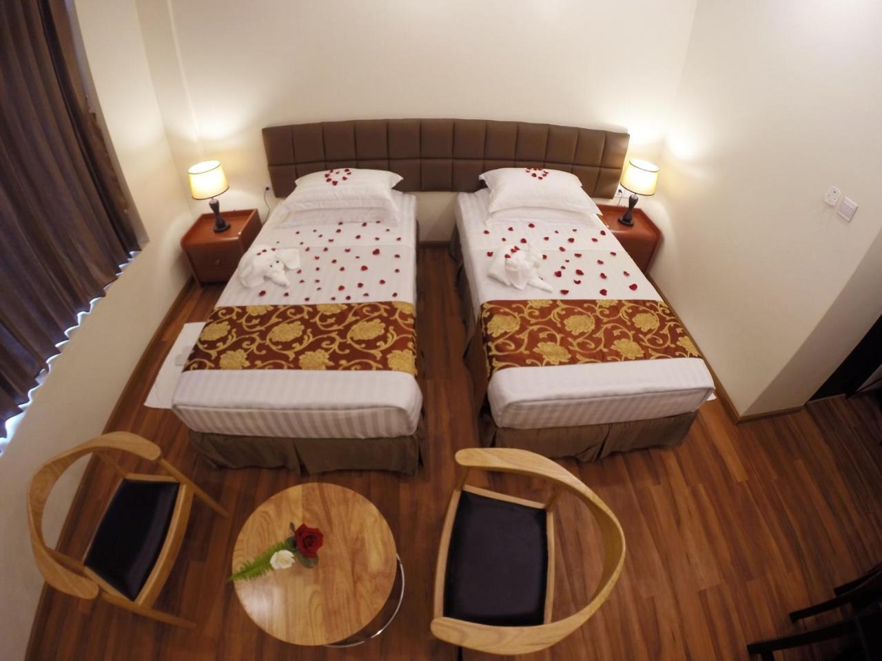 Virati Hotel Yangon Exteriör bild