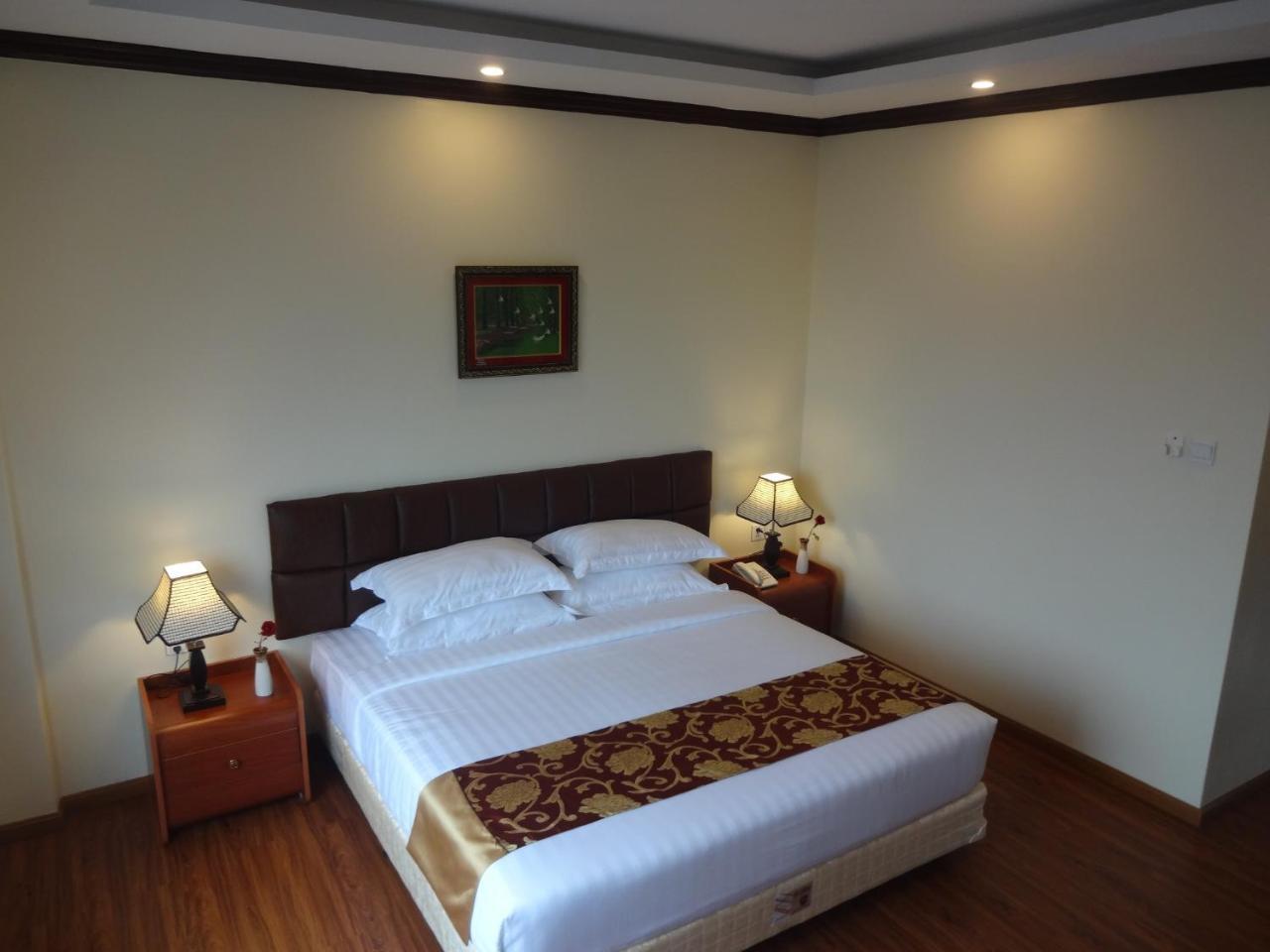 Virati Hotel Yangon Exteriör bild