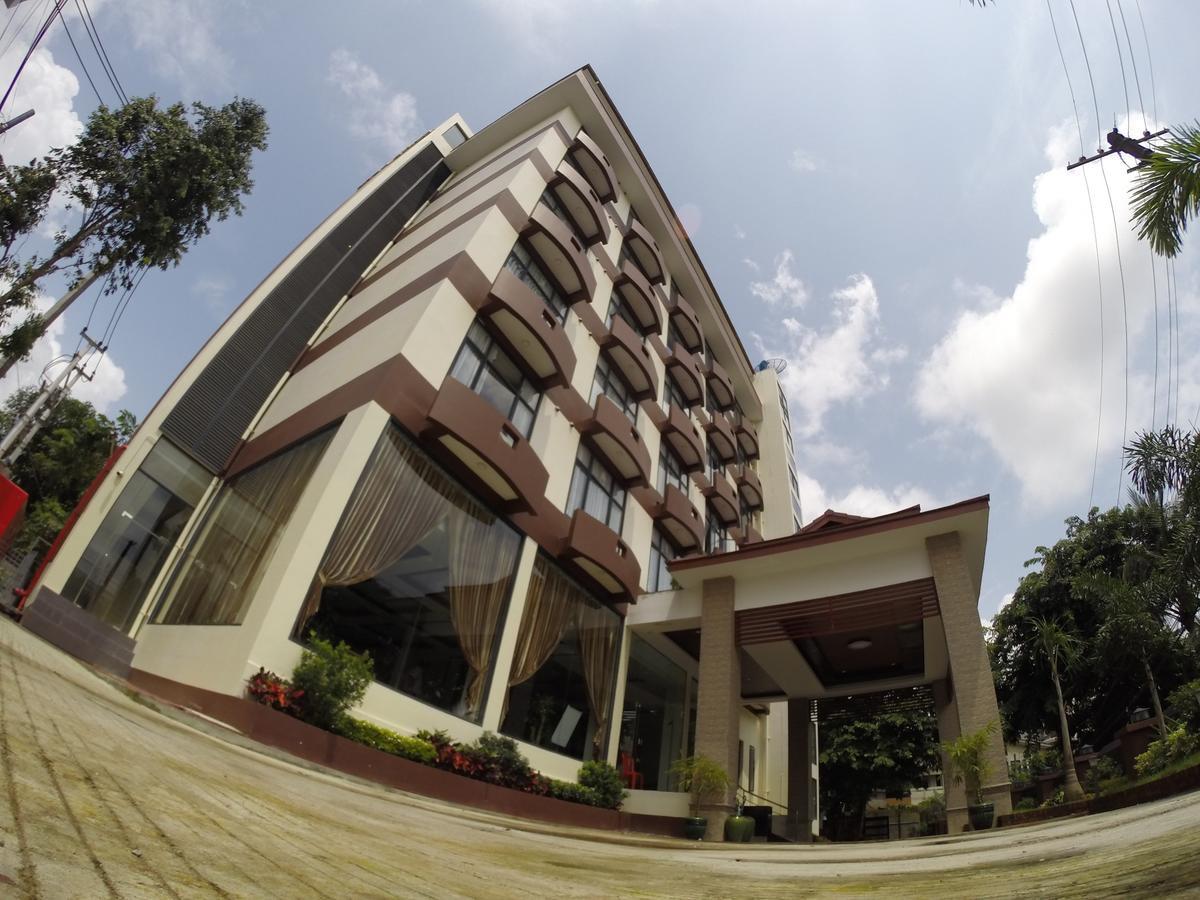 Virati Hotel Yangon Exteriör bild