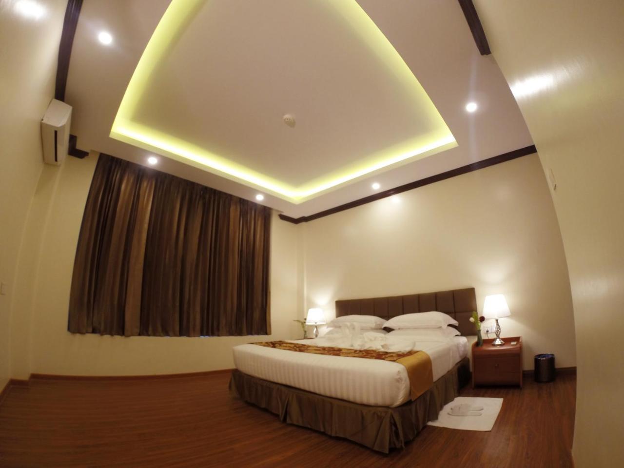 Virati Hotel Yangon Exteriör bild