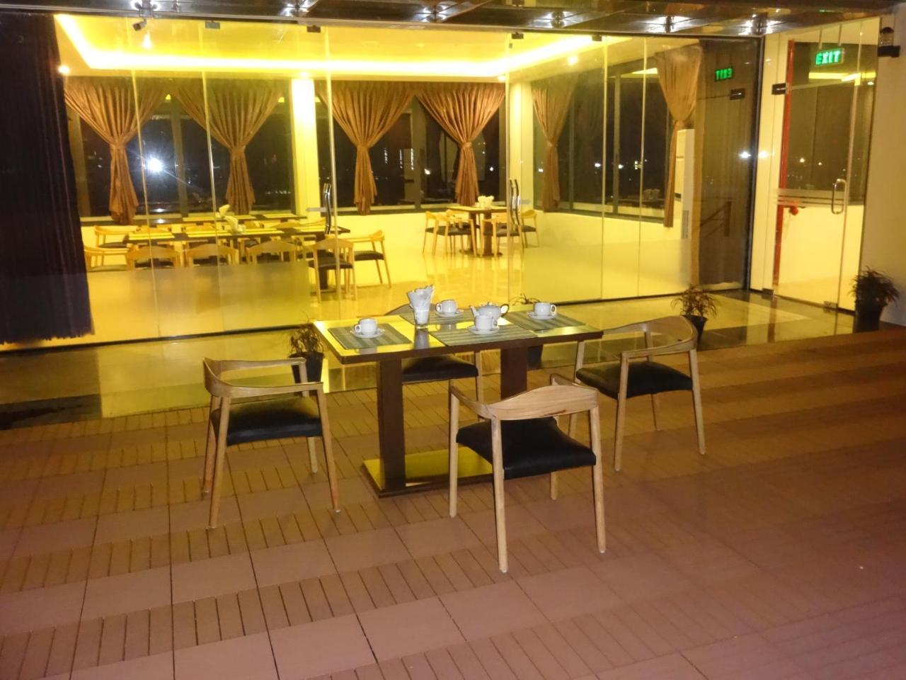 Virati Hotel Yangon Exteriör bild