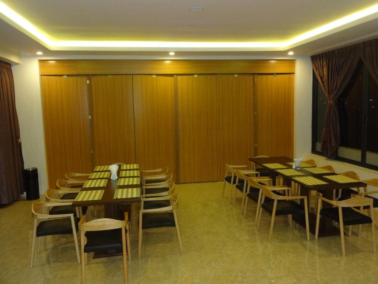 Virati Hotel Yangon Exteriör bild