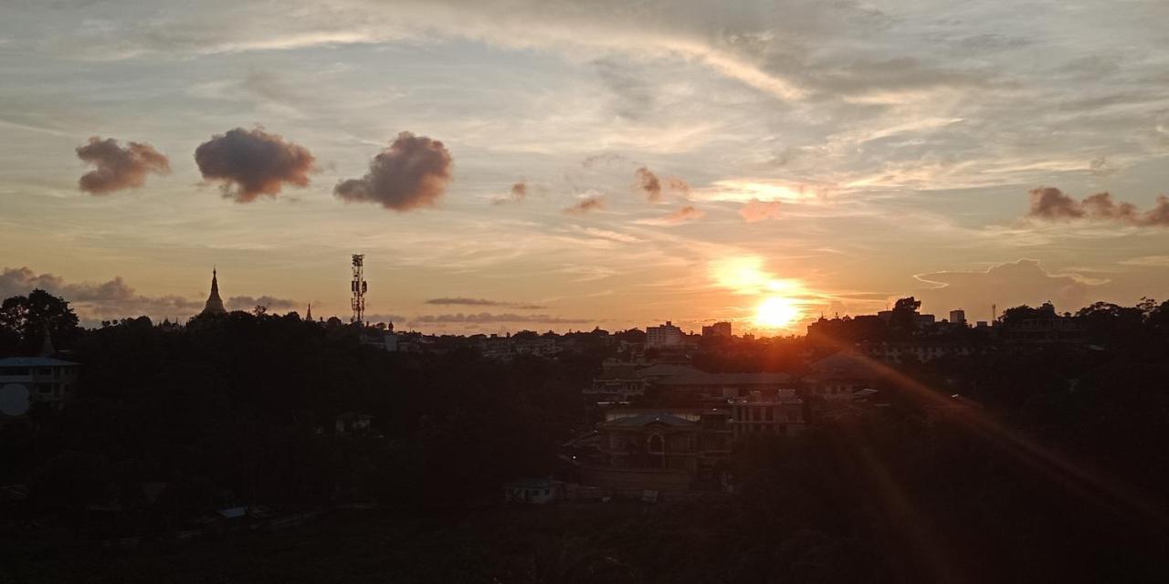 Virati Hotel Yangon Exteriör bild