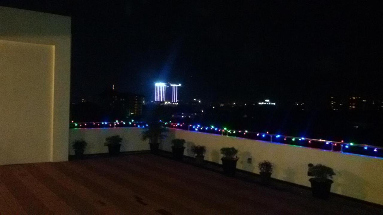 Virati Hotel Yangon Exteriör bild