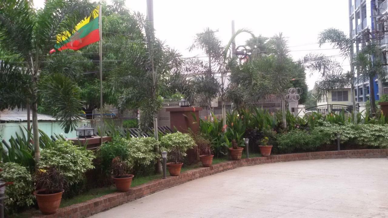 Virati Hotel Yangon Exteriör bild