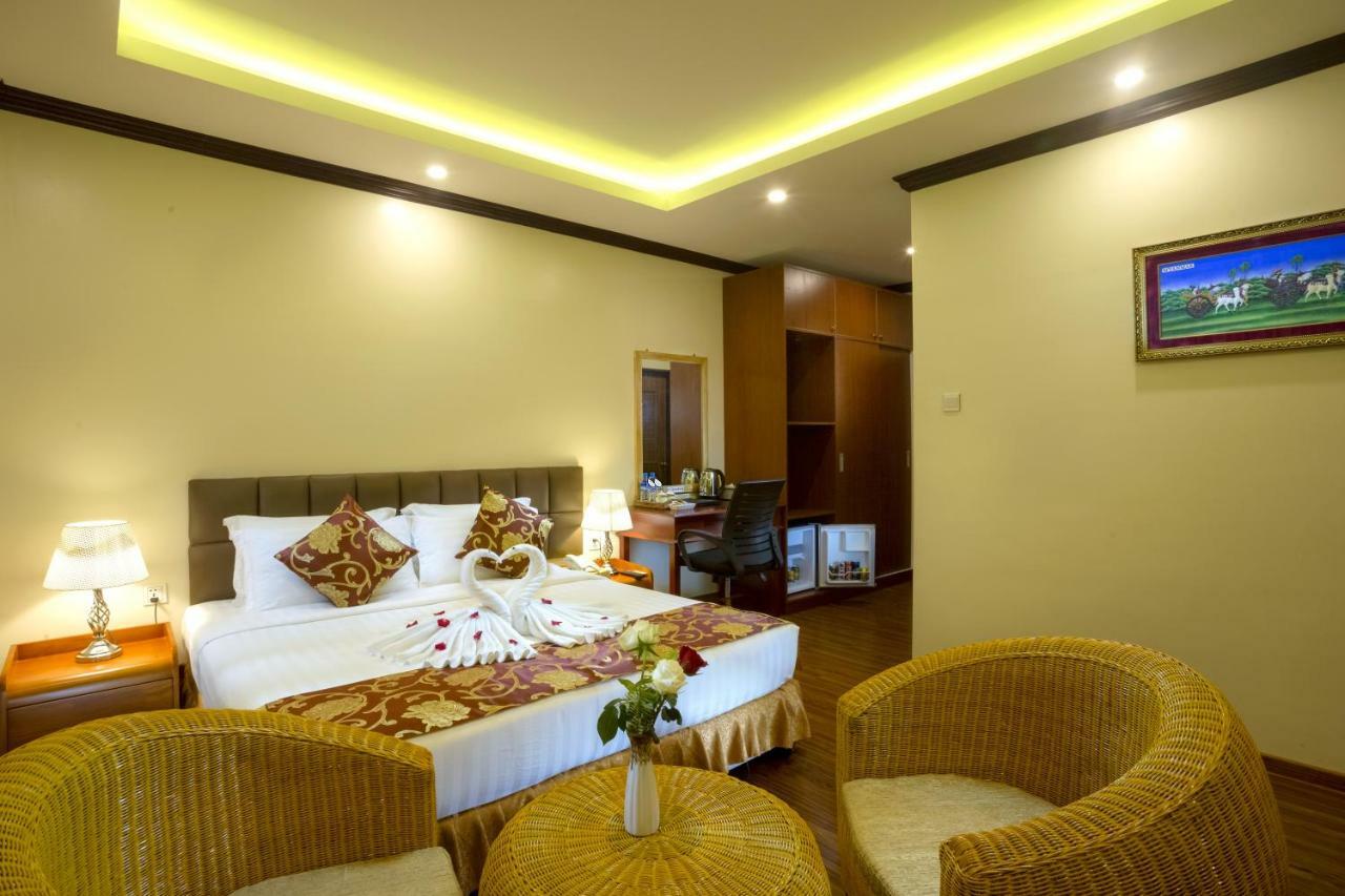 Virati Hotel Yangon Exteriör bild