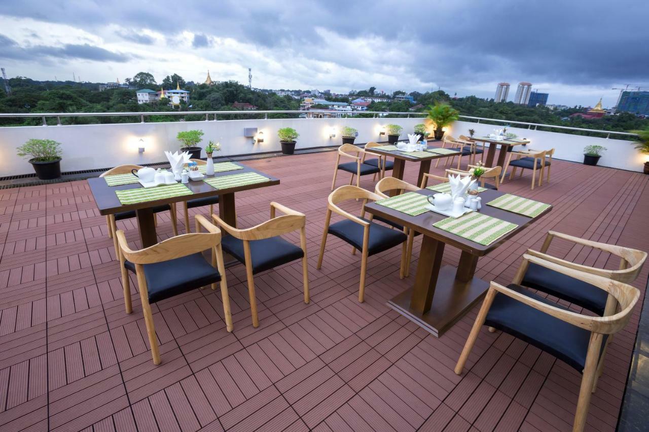 Virati Hotel Yangon Exteriör bild
